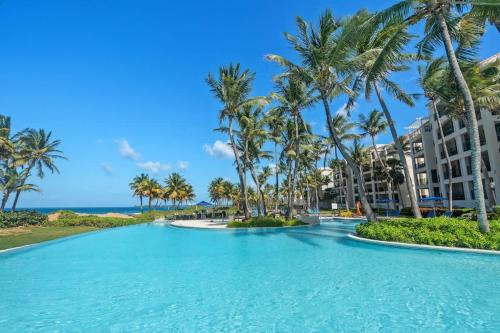 Luxury Beachfront -Villa Perla