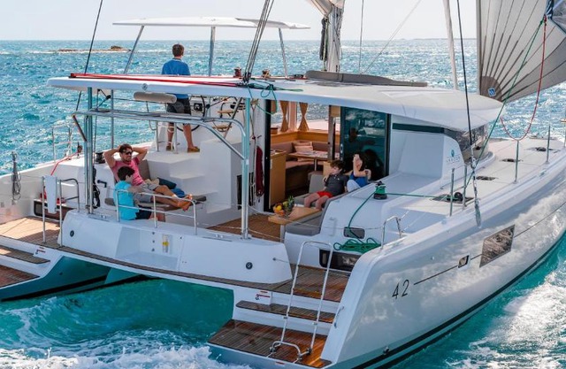 Luxury Catamaran Lagoon 42, AC & GN