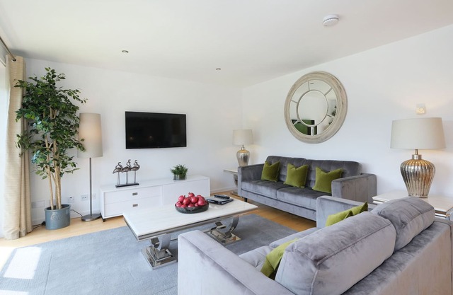 Luxury flat in peaceful riverside near Aberdeen