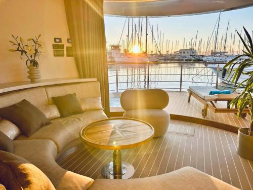 Luxury Floating Apartment - Amor