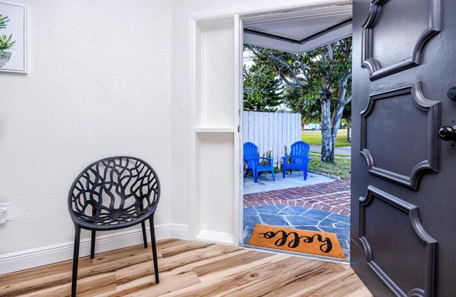 Luxury Home & Mins to Beach and Walk to Downtown