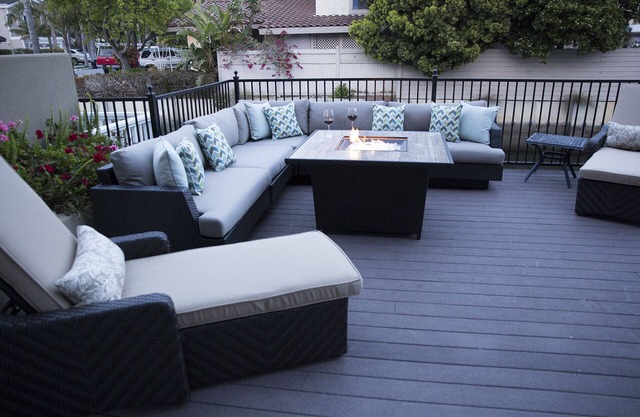 Luxury Home on Oxnard Channel; Walk to Beach, Shop, & Dining