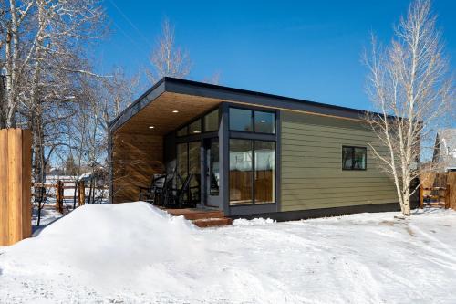 Luxury Modern Tiny Home in Downtown Fraser