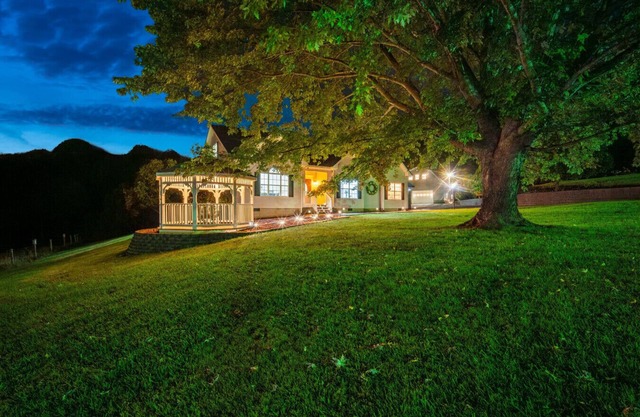 Luxury Mountain Retreat – Perfect for Family Getaways, Corporate Retreats & Optional Event Venue