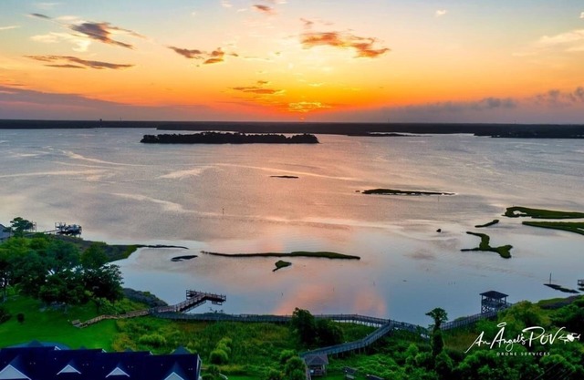 Luxury Stay- Downtown Swansboro with River Views!