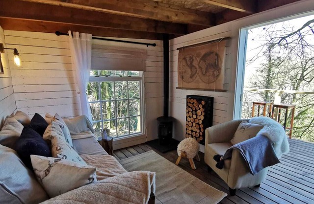 Luxury Treehouse Escape Carmarthenshire Countryside near Cardigan Coast