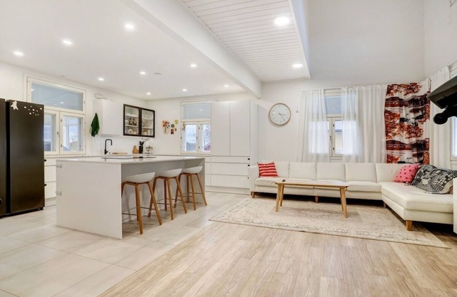 Luxury Villa Riverside, Private Sauna & Wifi