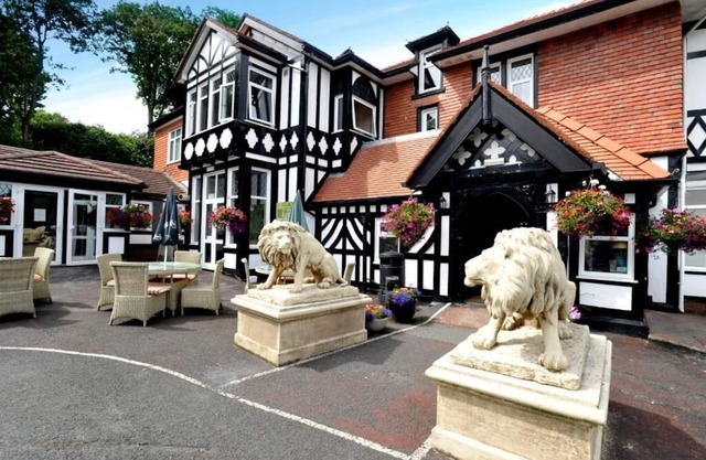 Lyons Woodlands Hall Hotel