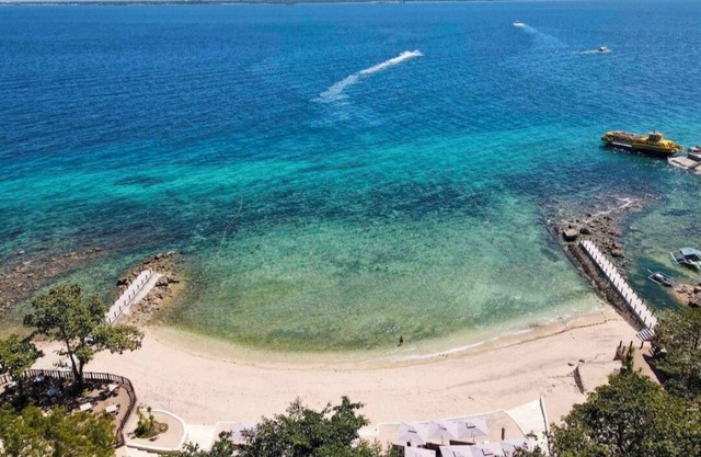 Mactan Newtown Beachfront Condo