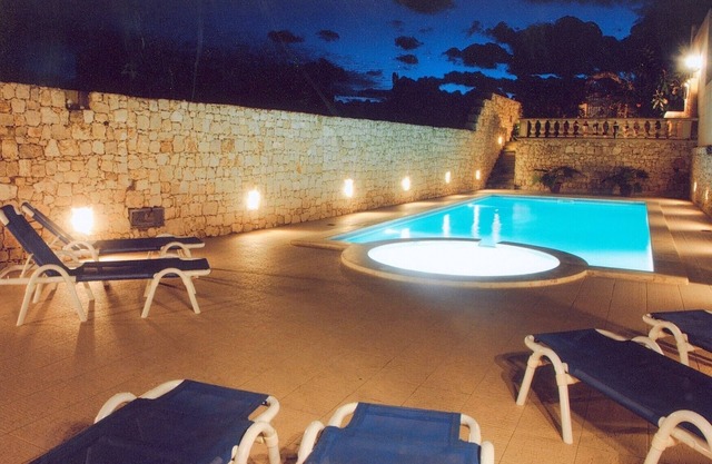Magnificent 5-bedroom House of Character with large pool and sunny deck area