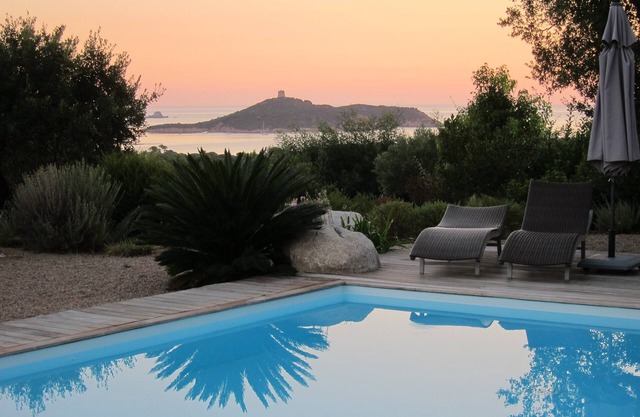 Magnificent villa facing Pinarello. Exceptional panoramic sea and mountain views