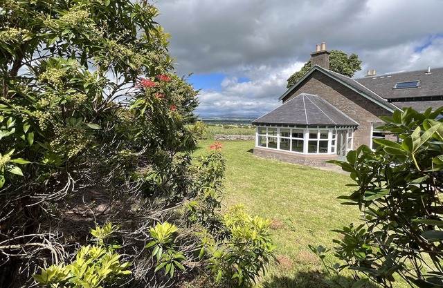 MAINS OF FOFFARTY, pet friendly, country holiday cottage in Glamis