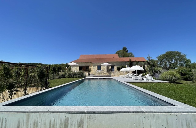 Maison D'exception Climatisée en Périgord Noir-piscine Privée