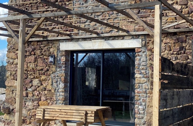 Maison en Pierre Près des Gorges de Lardèche à Labri des Regards