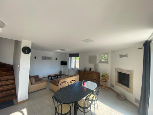 maison entière village paisible