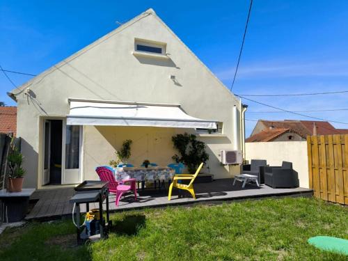 Maison familiale en Auvergne avec jardin et climatisation - FR-1-489-588