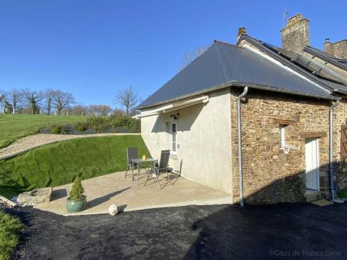Maison rénovée avec jardin et terrasse - Proche Bagnoles de l'Orne - FR-1-497-159