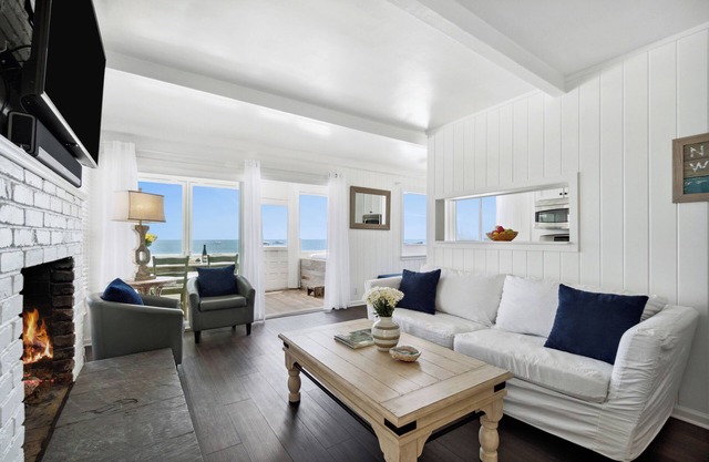 Malibu, Carbon Beach - Oceanfront Suite Seven