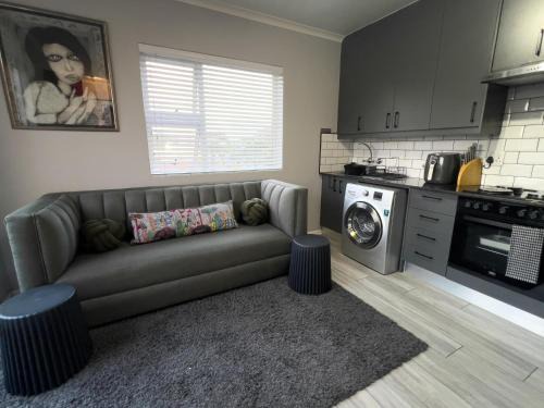 Marbella - Cozy studio in Heart of Table View