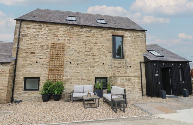 MARCUS BARN 3, pet friendly, character holiday cottage in Ebchester