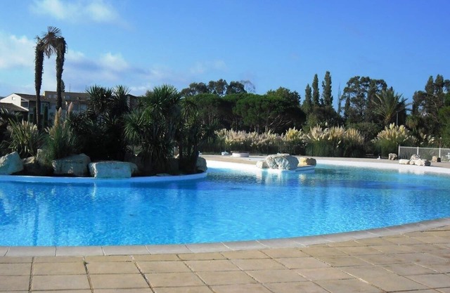 MARINES DE GASSIN: LOVELY 1-BEDROOM APARTMENT IN RESIDENCE WITH POOL