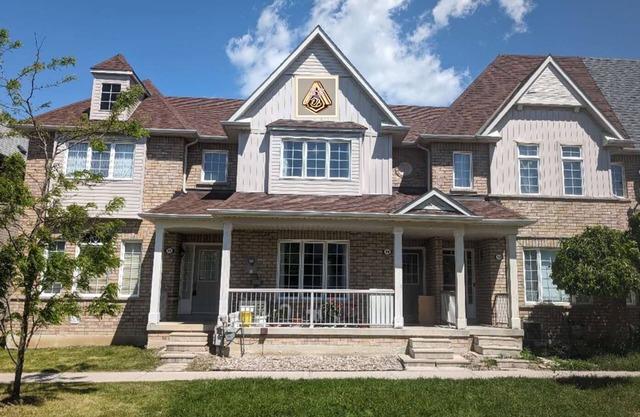 Markham, convenient transportation and shopping, famous high school district