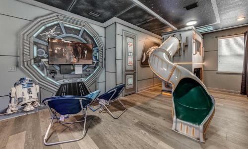 Marvelous 5 Bdrm Villa with Galactic Themed Bedroom at Encore
