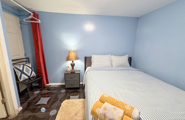 MASTER SUITE Studio- Private Entrance and Bathroom