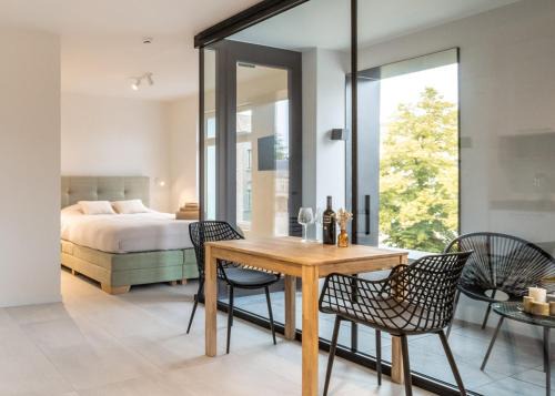 Mavue kamer met terras