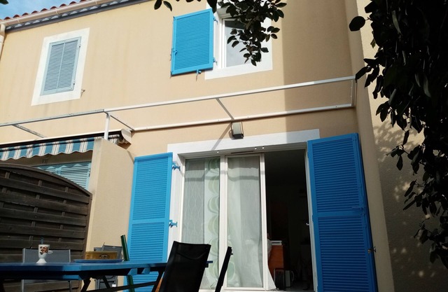 Mazet with terrace 200m from the beach, La Baie des Isles, La Londe