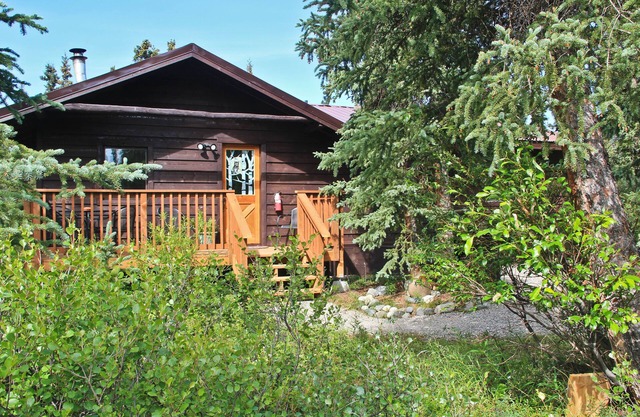 McKinley Creekside Cabins & Cafe'-The Carlo Guest Cabin