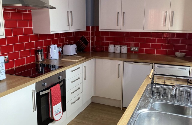 Meadow house 3 bed semi in leafy lytham