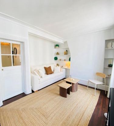 Mediterranean Feel, Parisian Soul - Stay in Montmartre
