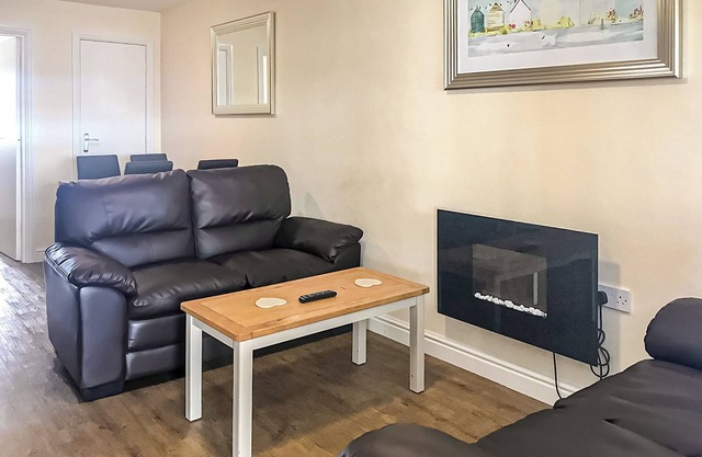 Merryfield & Sandfields Apartment