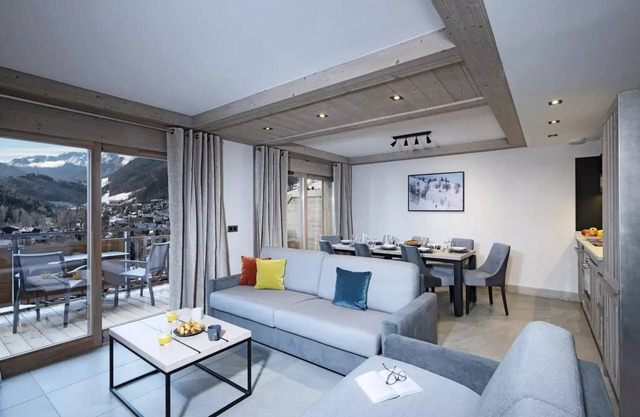 MGM Hotels & Residences - Residence Chalets de Joy * - 4 Room Duplex Apartment 8 People