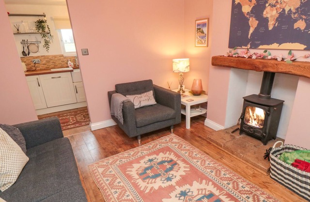 MINER JACK'S, pet friendly, with open fire in Staithes