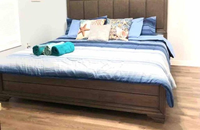 Minutes from downtown St Pete !