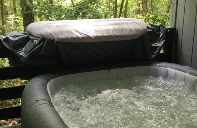 Minutes To Clemson & Lake Hartwell + Hot Tub + Game Lounge + Private Views!