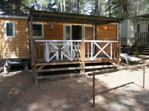 Mobil-home avec Terrasse Accueillant 6 Pers - API-1-52-631
