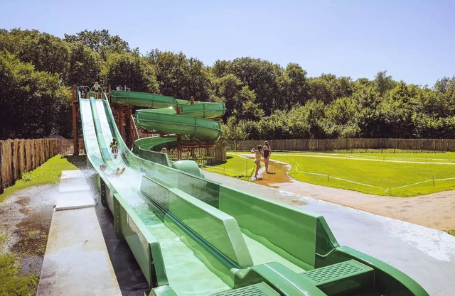 Mobile-home | Comfort | 2 Bedrooms | Sleeps 4 | Raised terrace | A/C