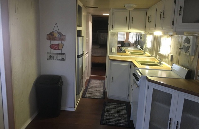 Mobile Home for Power Plant Outage Worker