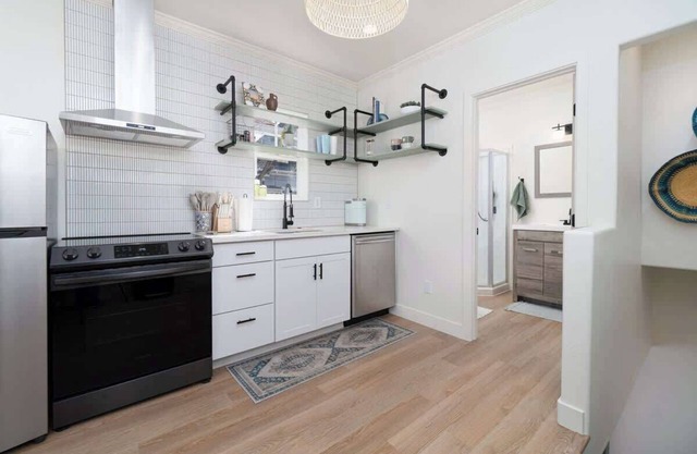 Modern 1-br Apartment Close to Downtown Vibes