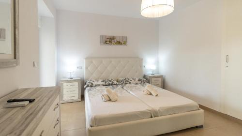 Modern 2 Bedroom Apartment 100 m From The Beach