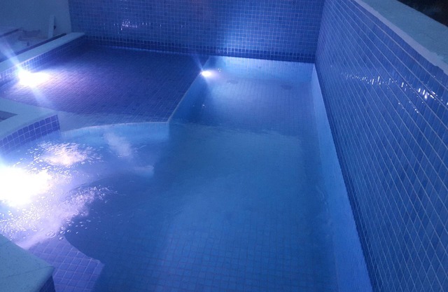 MODERN, 4 SUITES C/AIR COND SPLIT, WI-FI, SKY, POOL SOLARIUM. NEXT TO THE BEACH