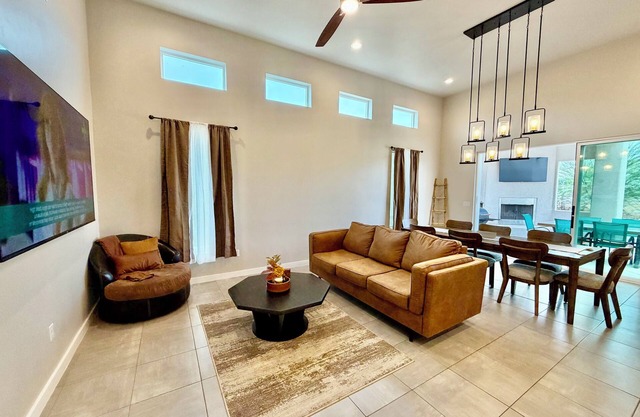 Modern 4BR, 3 King Beds + Full Near Red Hawk