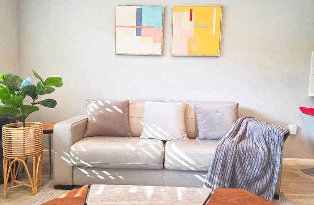 Modern 5-Star Oasis - Prime Location in Mountain View #179