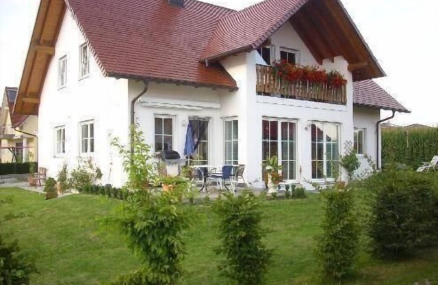 Modern Apartment in Oberwaldbach with Private Parking and Wonderful View