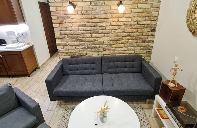 Modern Apartment in the Heart of Vilnius Center: Free Parking