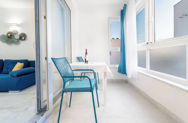 Modern apartment with balcony, close to the beach