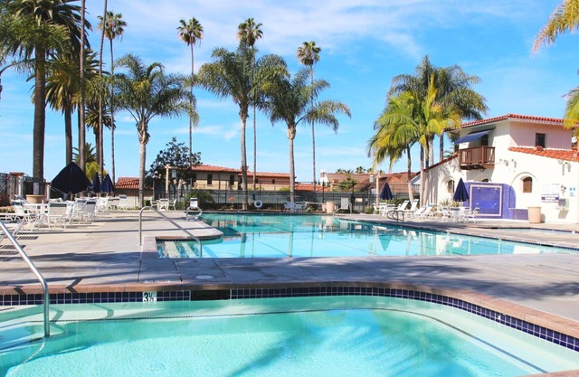 Modern Beach Retreat: Private Pool & Exclusive Beach Access in Gated Community